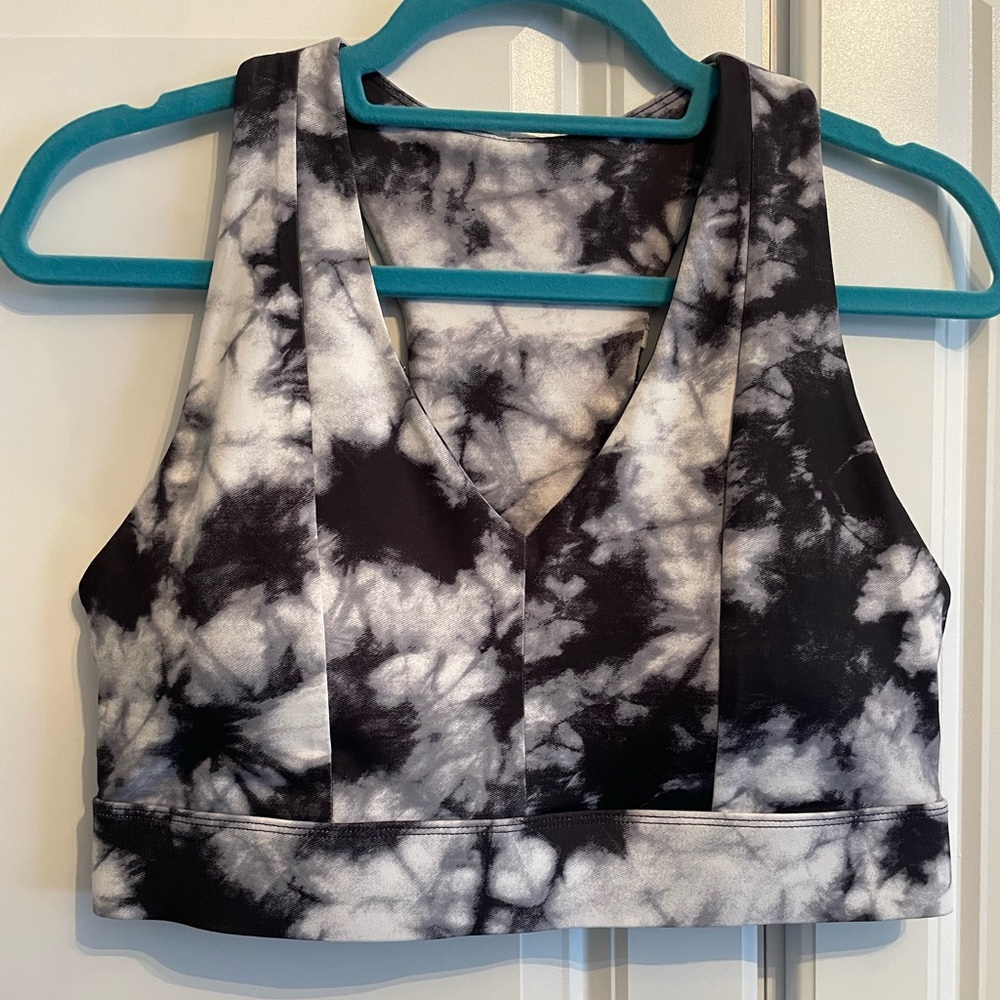 Fabletics Tie-Dye Black and White Sports Bra / Crop Top - size L Large